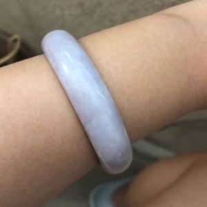 Light purple Lavender natural jade bangle